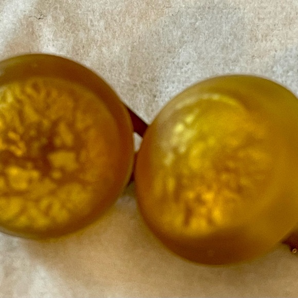 Vintage gold foil Murano glass button earrings. Clip on. Great condition - Picture 2 of 8